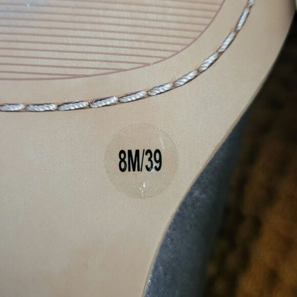 Vince Camuto Cakella Grey Metallic Buckle Flat Shimmer Shine Loafers NWOB Size 8 - Picture 4 of 6